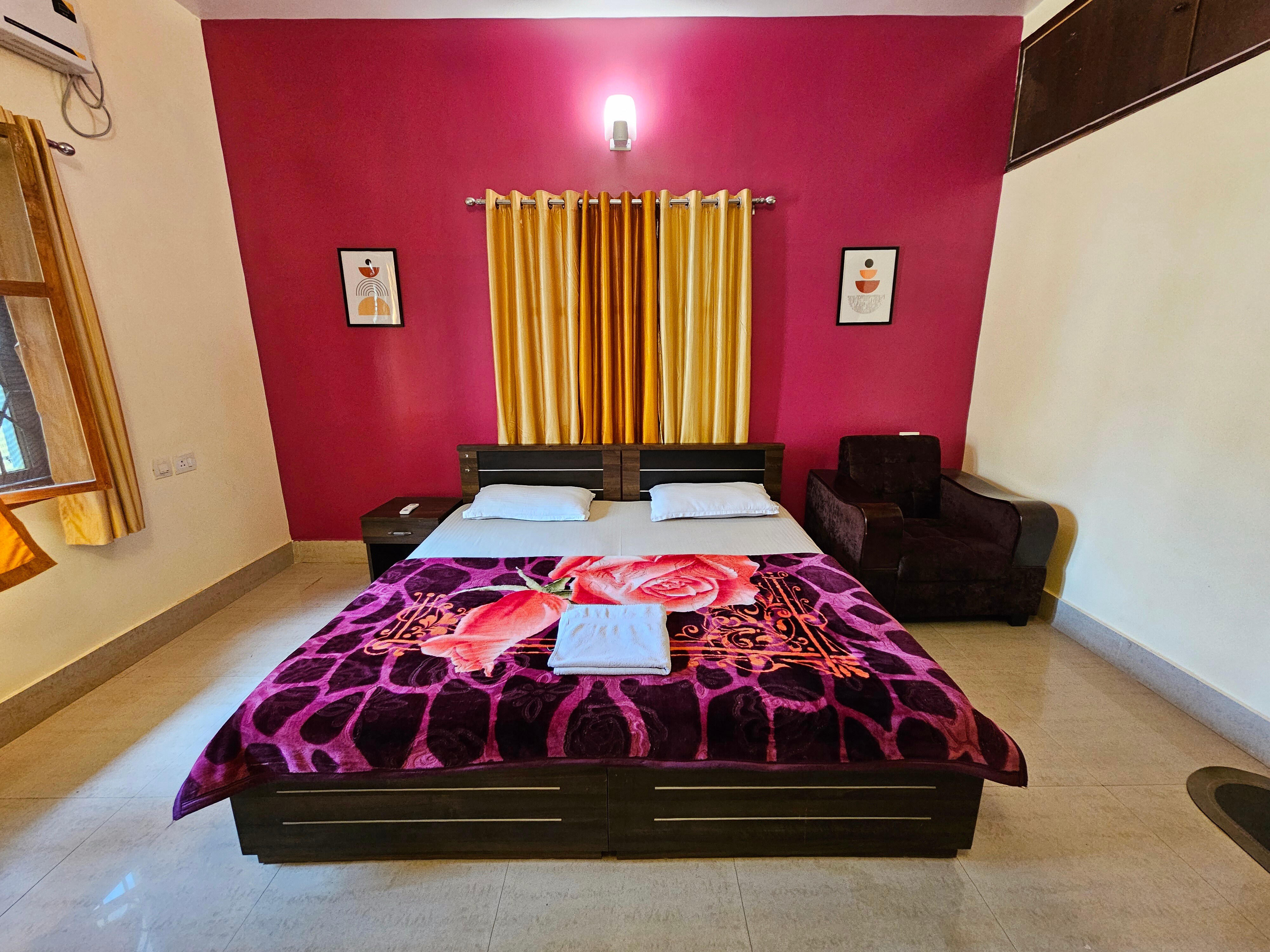 LovingLuving 3BHK Entire Apartment At KIIT Sqaure - Tap to explore photos