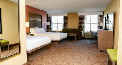 Holiday Inn SANTEE Room Type - 2 Queen Standard Comm Access Roll Shwr