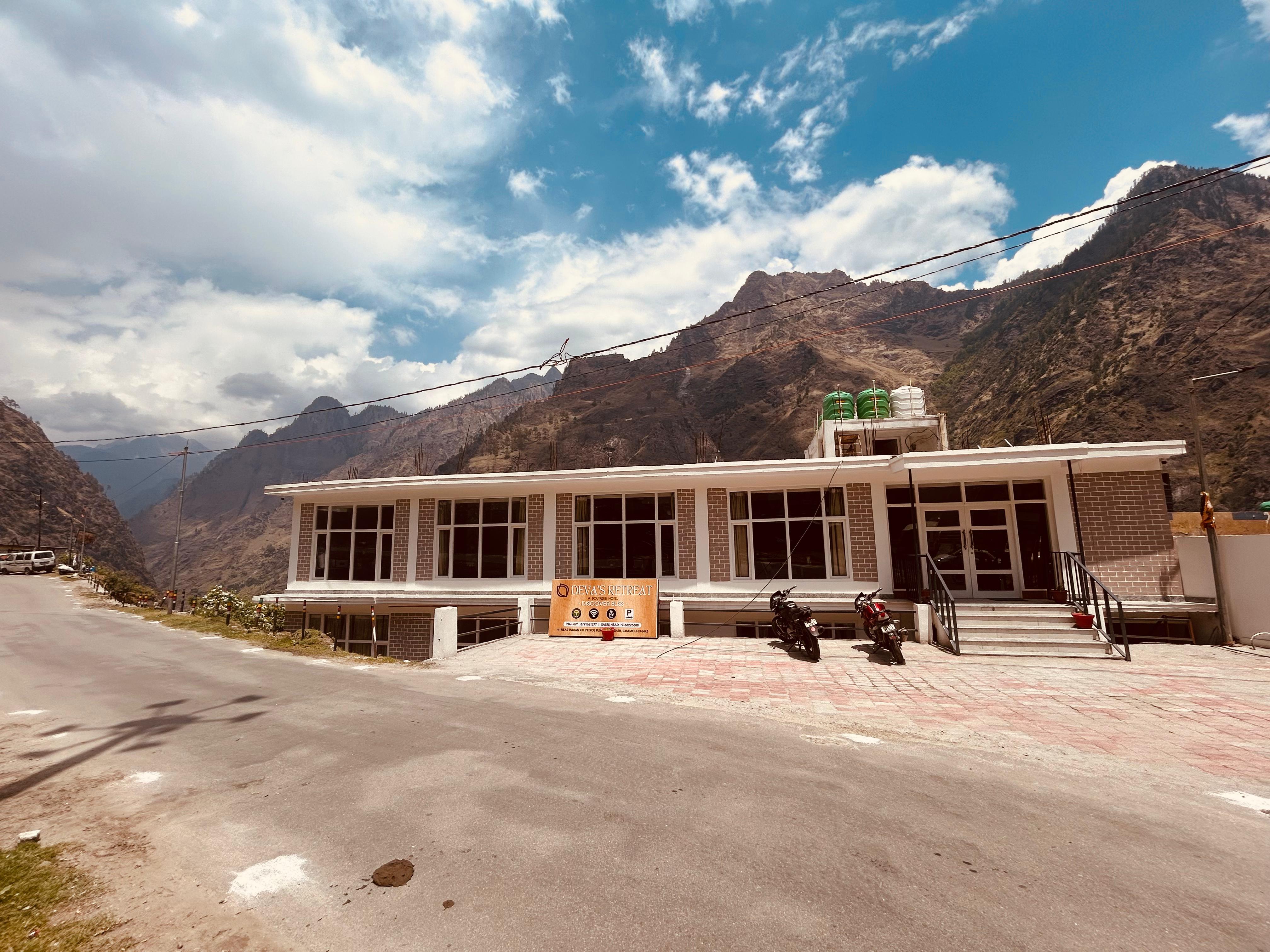 Devas Retreat - Mountain View Property - Tap to explore photos