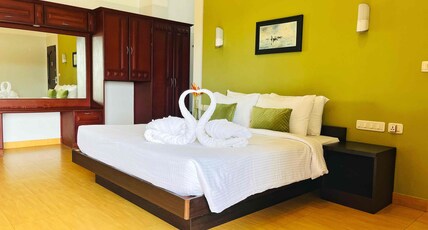 The Brook Serene  A Nature Themed Boutique Resort Kollam Room Type - Queen Room with Lake View