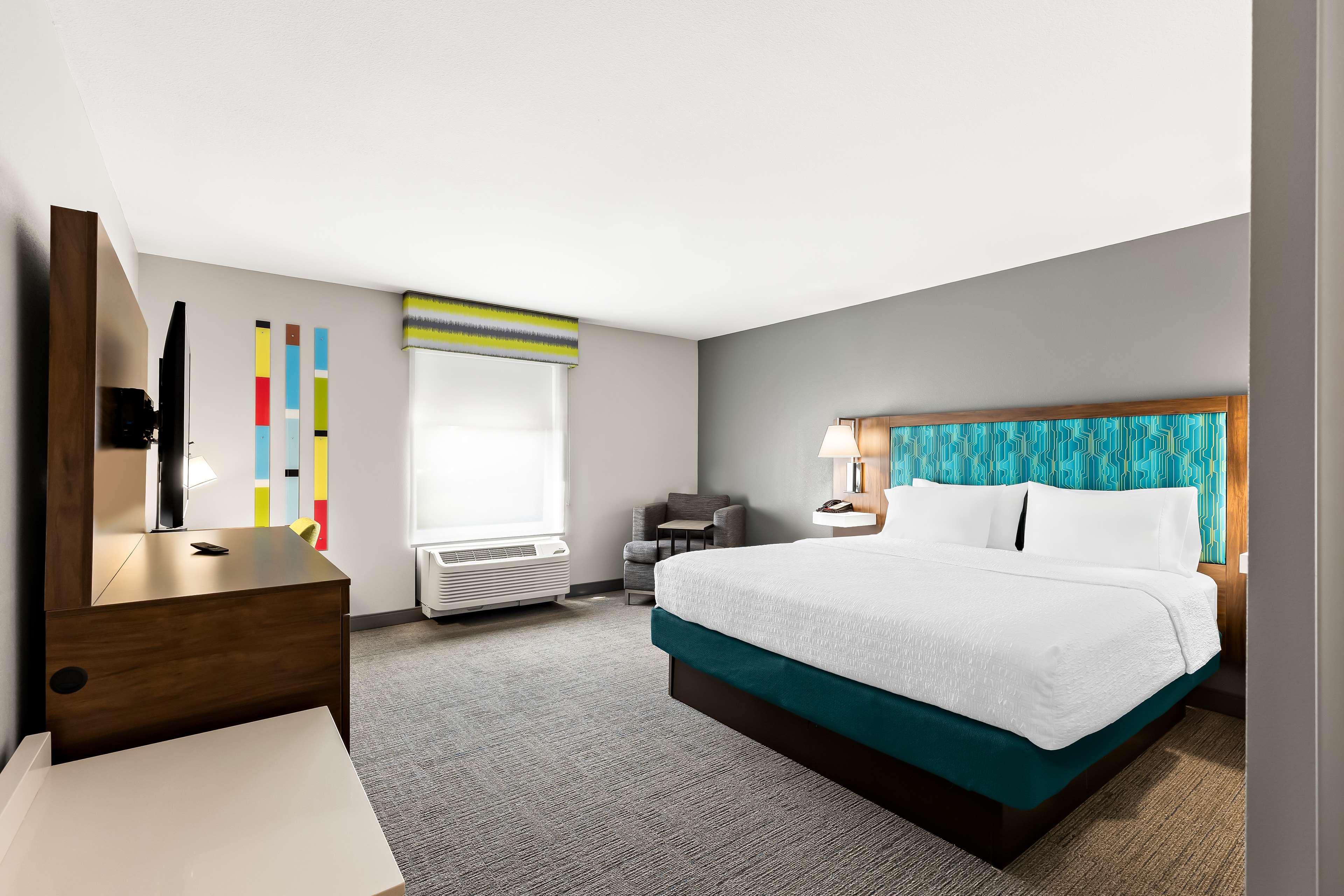 Hampton Inn & Suites Canton - Tap to explore photos