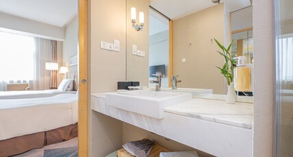 Holiday Inn BEIJING DESHENGMEN Room Type - 1  King Standard High Floor