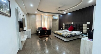 Aashirwad Hotel and Resort Room Type - Deluxe room