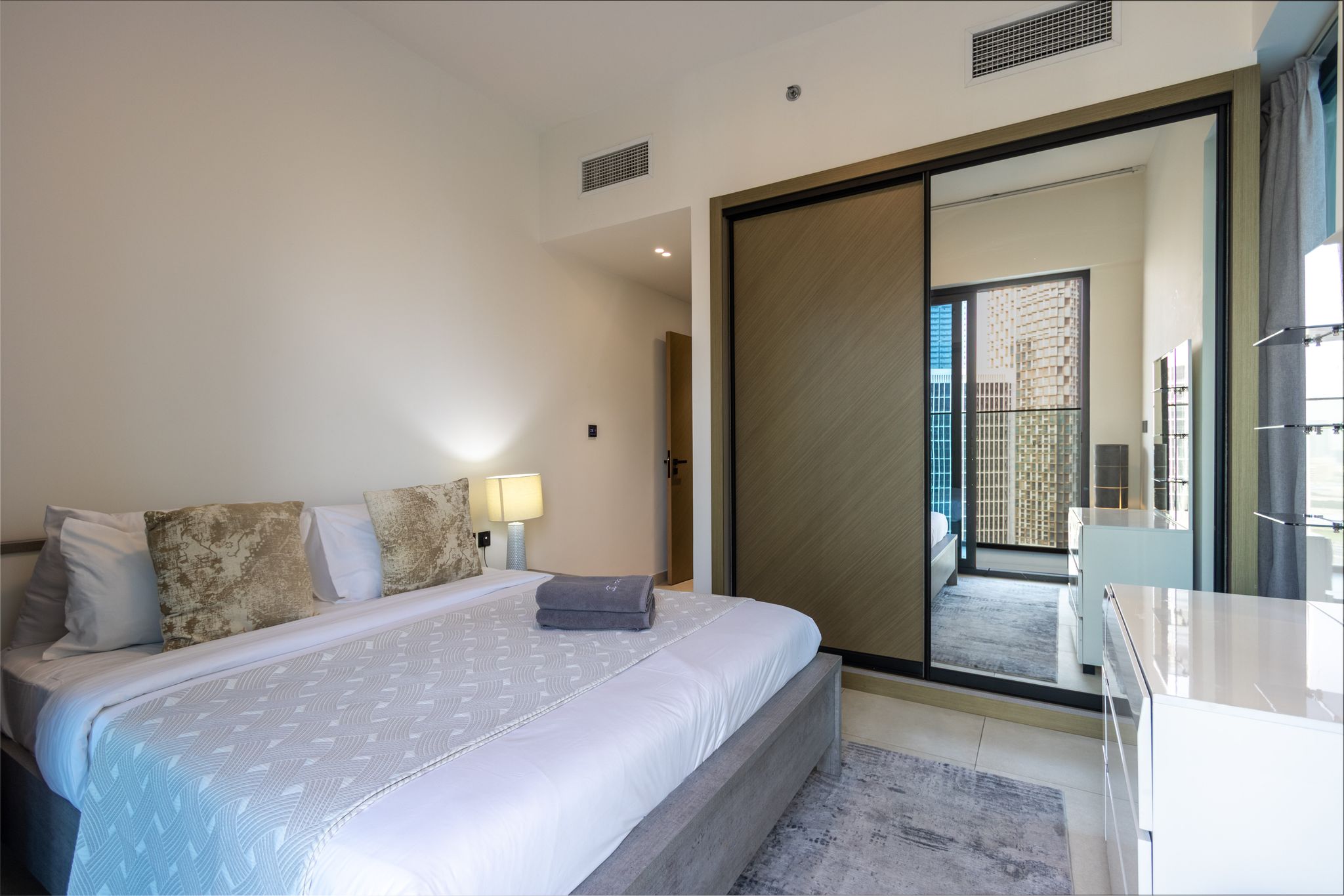 ELIVAAS Curated Classy 2B with Jacuzzi & Burj Khalifa View - Tap to explore photos
