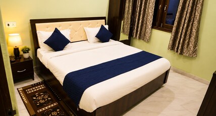 Hotel JK Blue Heaven Room Type - Deluxe Room