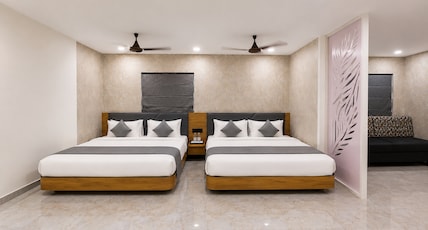 Hotel Shree Dwarka Room Type - Family Suite Room - Four Bed Hotel Shree Dwarka Room Type - Family Suite Room - Four Bed