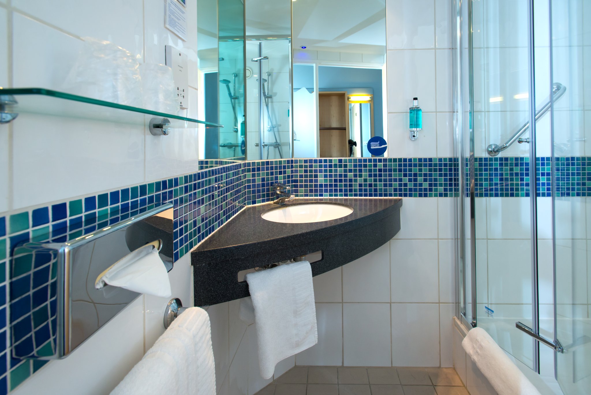 Holiday Inn Express STEVENAGE - Tap to explore photos