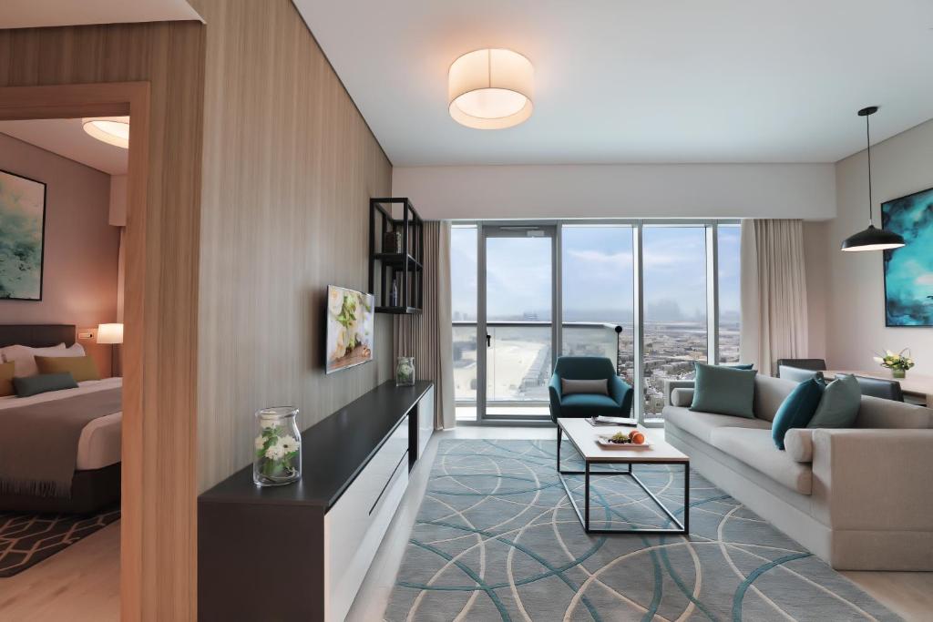 Millennium Montrose Executive Apartment - Tap to explore photos