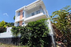 white Palace