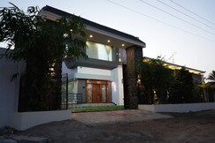 Miracle Beach House Villa