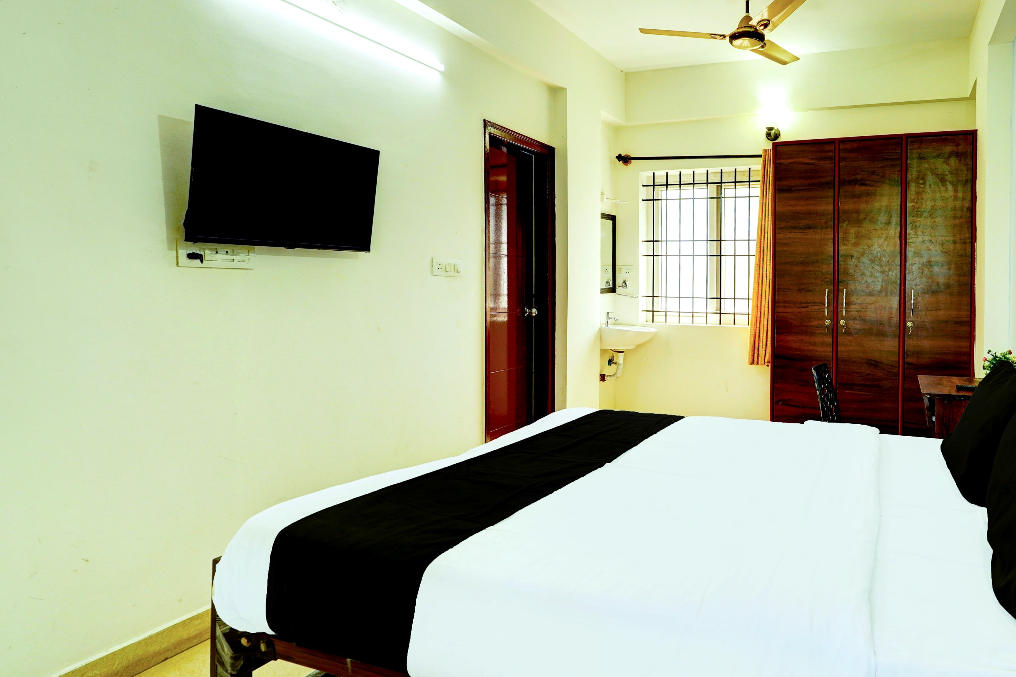 Hotel O Heaven Co-Living - Tap to explore photos