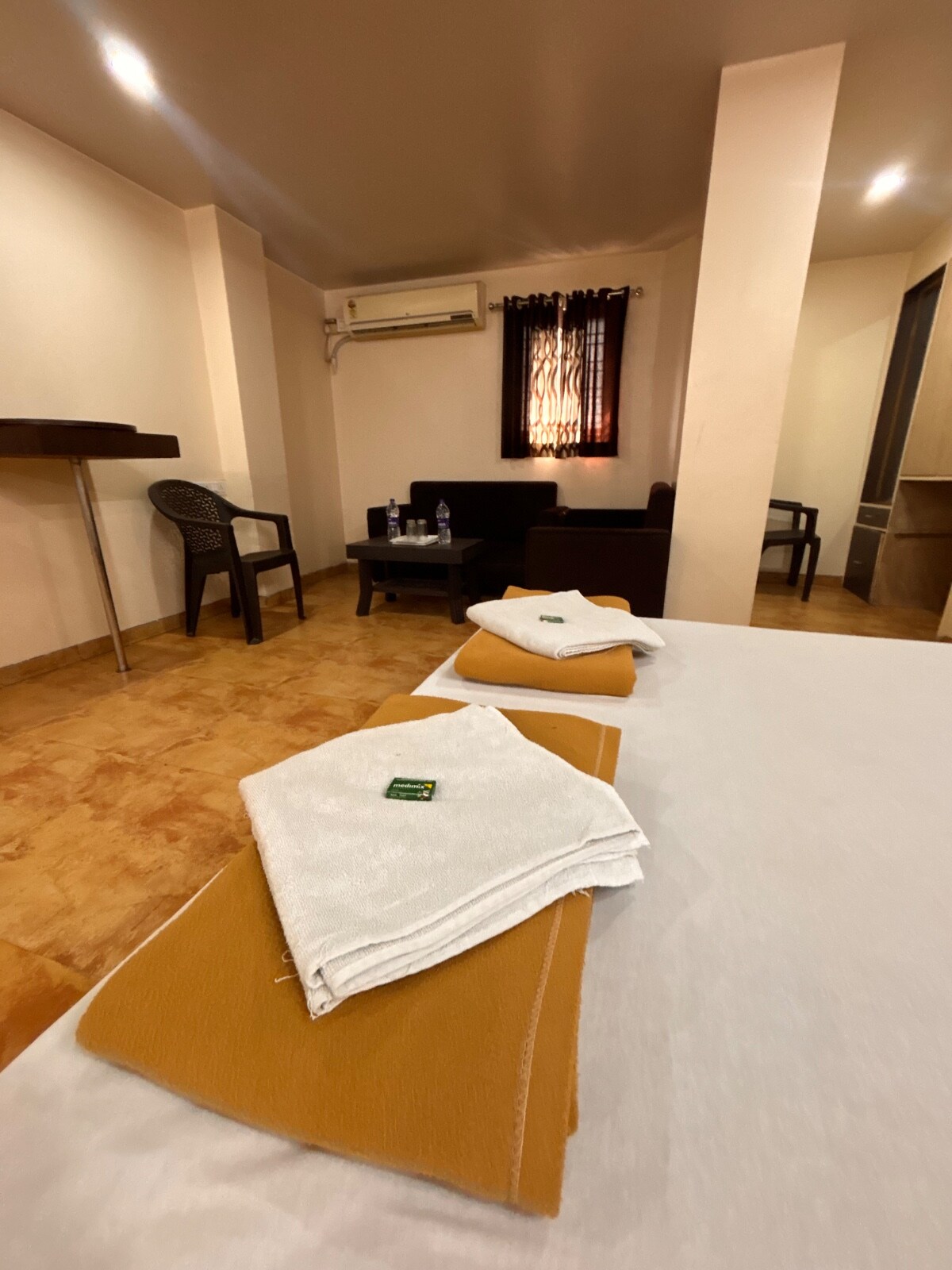 Sai Anand Guest House - Tap to explore photos
