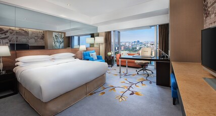 Crowne Plaza BEIJING SUN PALACE Room Type - 1 King Standard Lounge Access High Floor Crowne Plaza BEIJING SUN PALACE Room Type - 1 King Standard Lounge Access High Floor