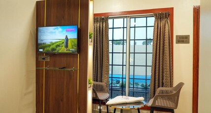 Manish Inn Resort Room Type - Luxury room with pool view