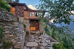 Parvati's Lap Hostel & Camps