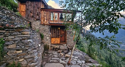 Parvati's Lap Hostel & Camps Room Type - Luxury Mountain View Villa - MEGHBARI