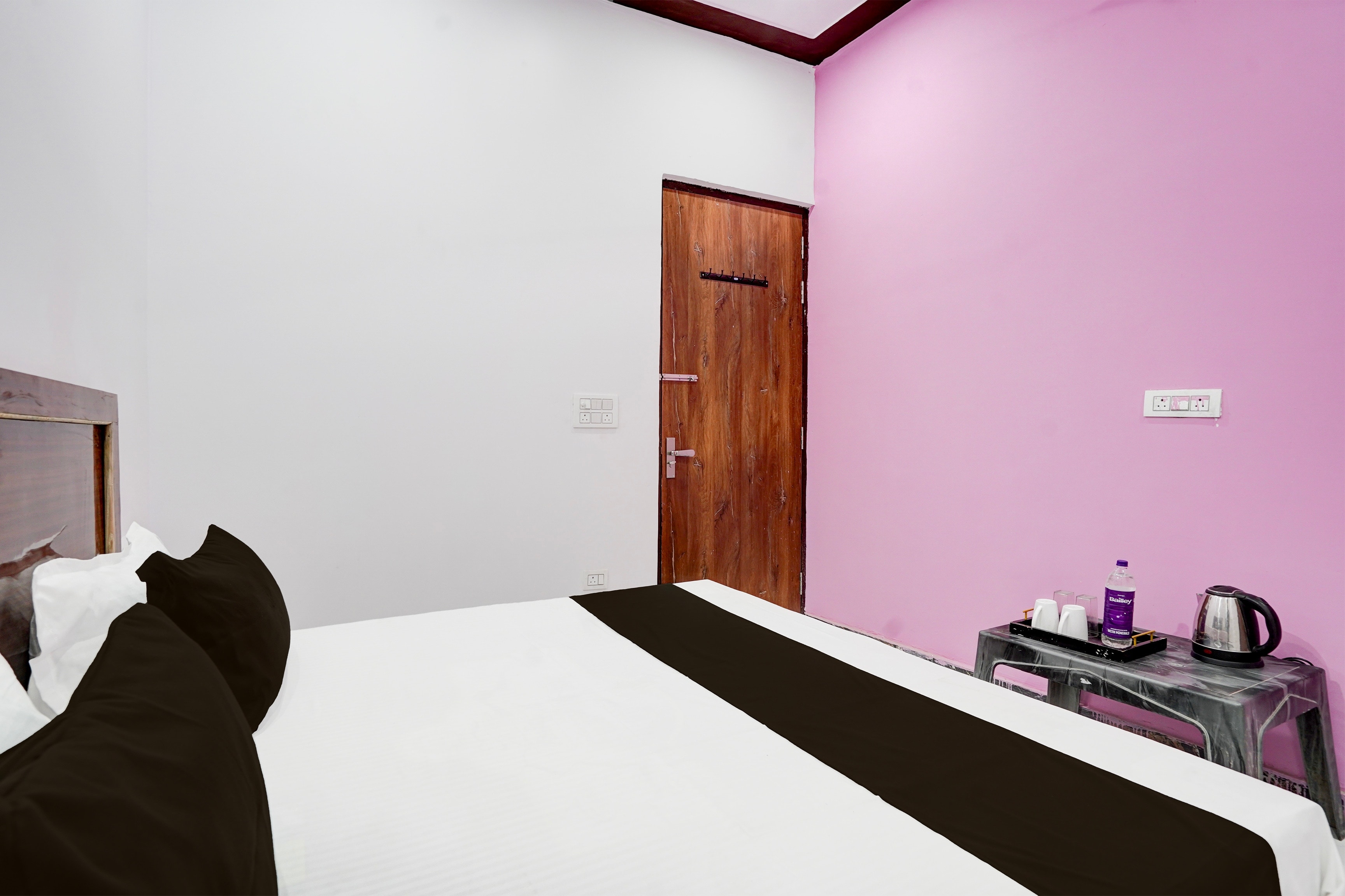 Oyo Bypass Hotel - Tap to explore photos