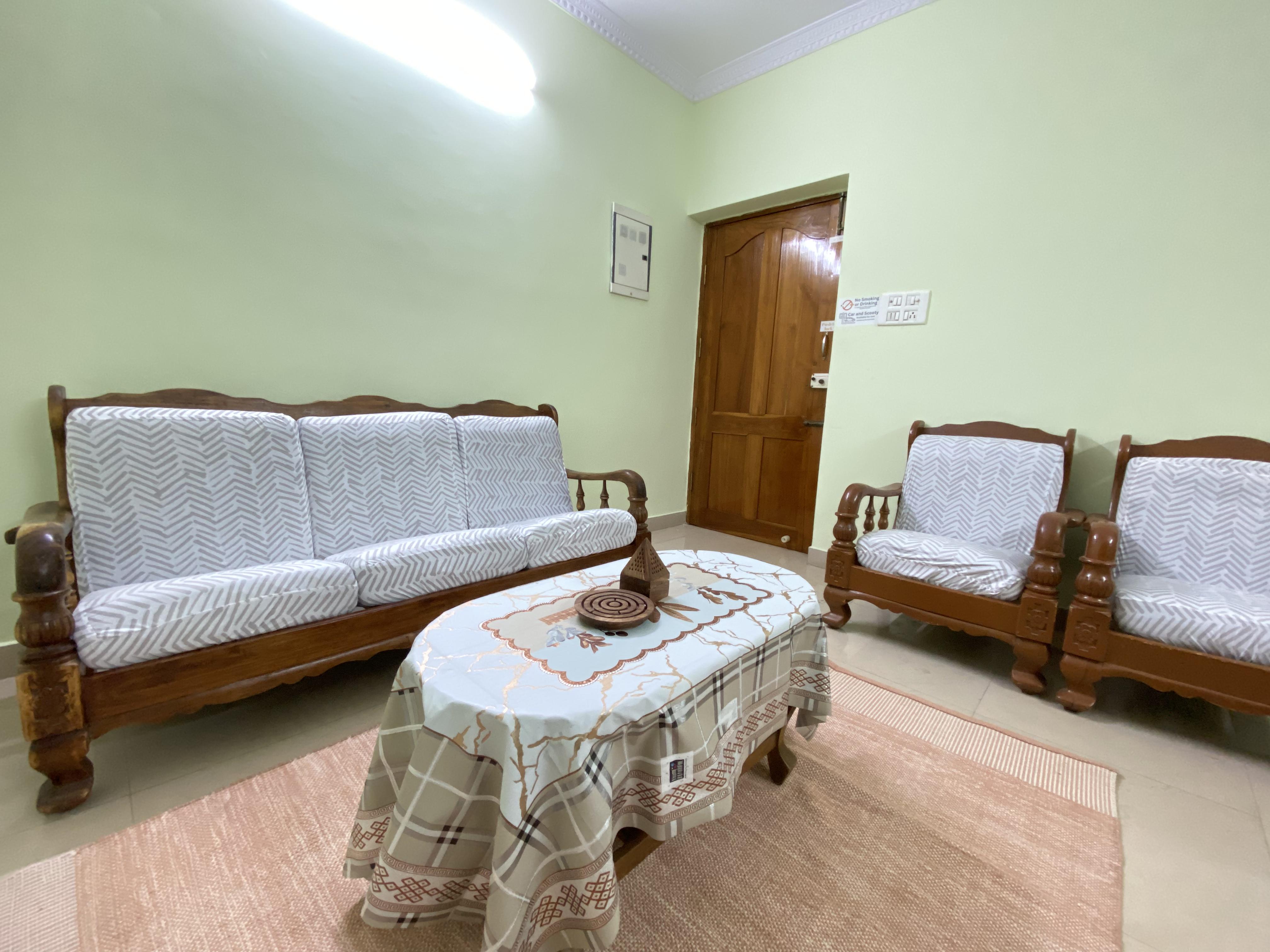Greendale 3BHK Glam Apt Full Furnished - Tap to explore photos