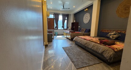 Shanti Cafe - Signature Stays Kasol Room Type - Family suite with private Riverview balcony