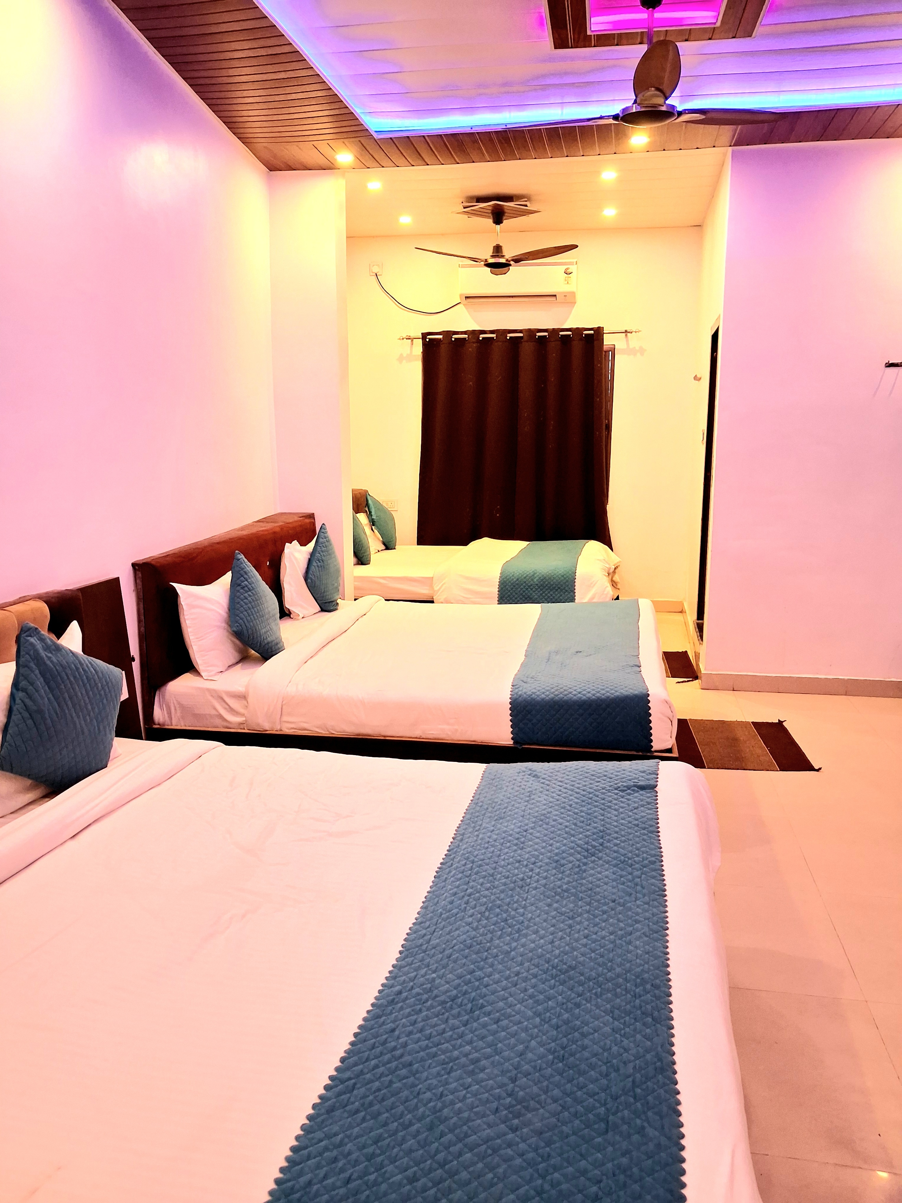 HOTEL SHIVA INTERNATIONAL - Tap to explore photos