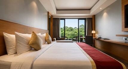Kiranshree Grand Room Type - Presidential Suite (Free 2 Way Airport Transfer , Balcony and BathTub )