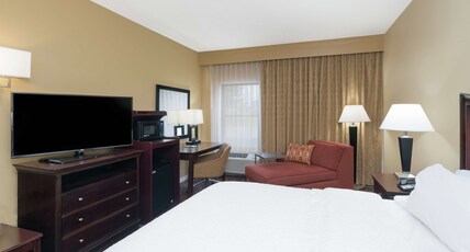 Hampton Inn by Hilton Corydon Room Type - 1 KING BED NONSMOKING