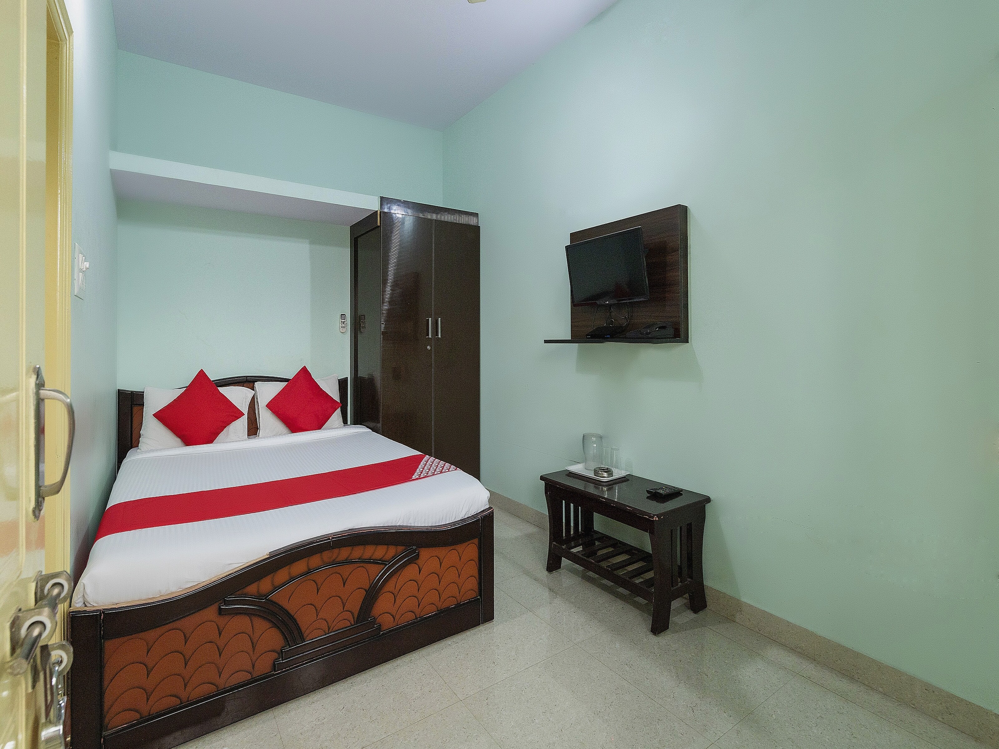 Hotel O Ramana Inn Near Hare Krishna Hill - Tap to explore photos