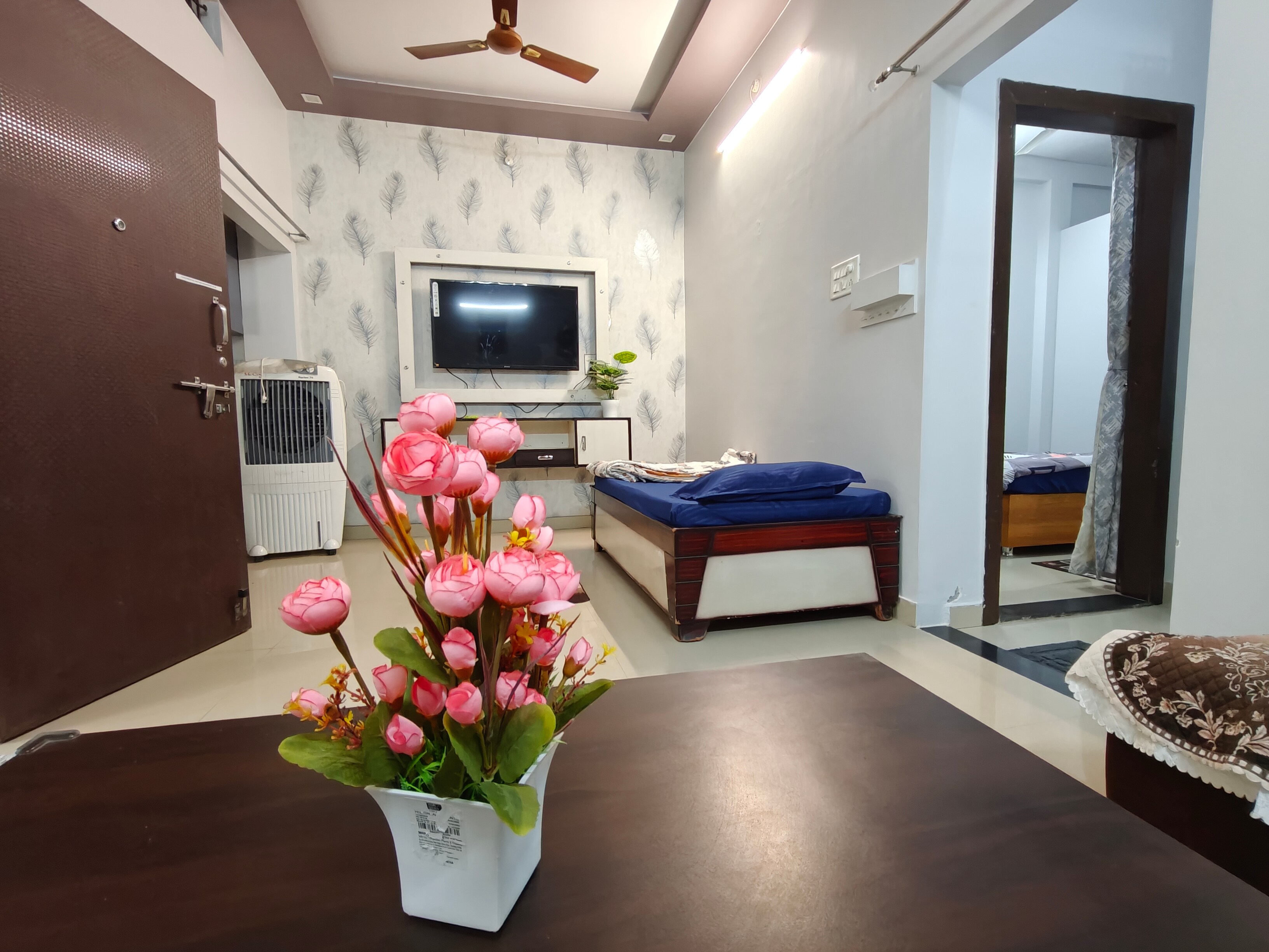 Mangalam Homestay Comfortable Stay in Ujjain - Tap to explore photos