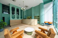 CMYK Boutique Hotel - 3-Min Walk to MRT Huai Khwang