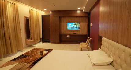 Vyshnavi Grand Room Type - Deluxe Ac Room