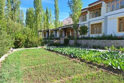 The Kailash Mansover hotel Sumur