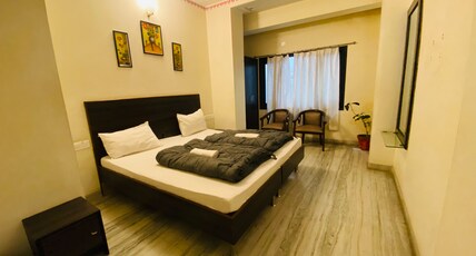 Madpackers Udaipur | Lake View Rooms & Dorms Room Type - Deluxe Twin Ensuite Non AC