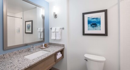 Best Western Premier The Tides Room Type - Suite - 1 King 2 Single Bunk Beds, Non-Smoking, Corner Room, Sofabed, Balcony, Beach Front, Microwav Best Western Premier The Tides Room Type - Suite - 1 King 2 Single Bunk Beds, Non-Smoking, Corner Room, Sofabed, Balcony, Beach Front, Microwav