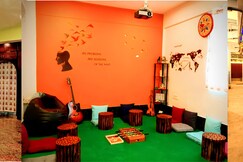 Hidden Monkey Backpackers || Near Darjeeling Toy Station