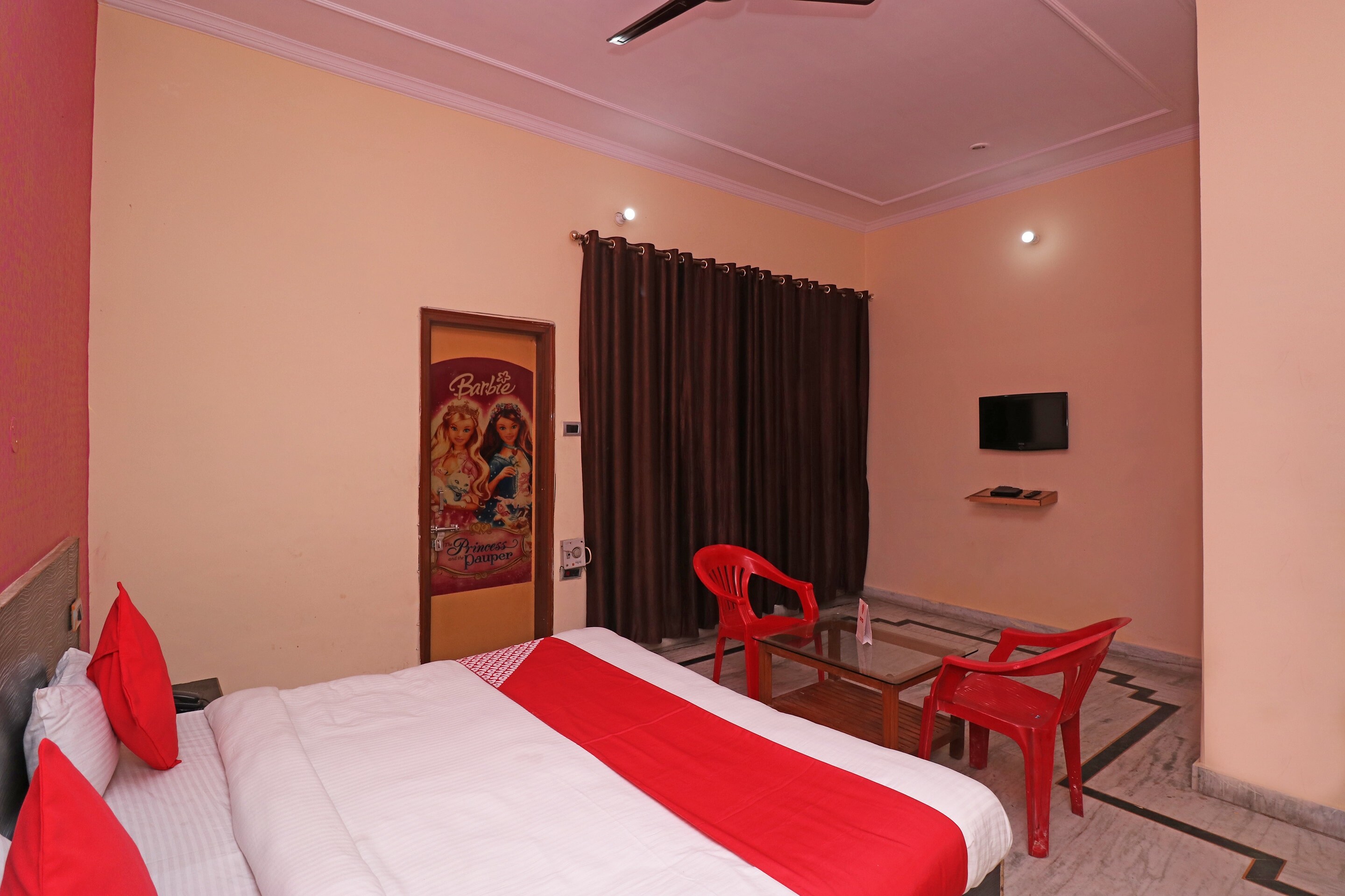 Hotel O Everest Inn - Tap to explore photos