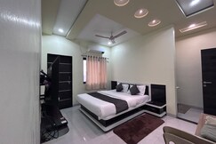 Hotel Tirupati lodging & restaurant