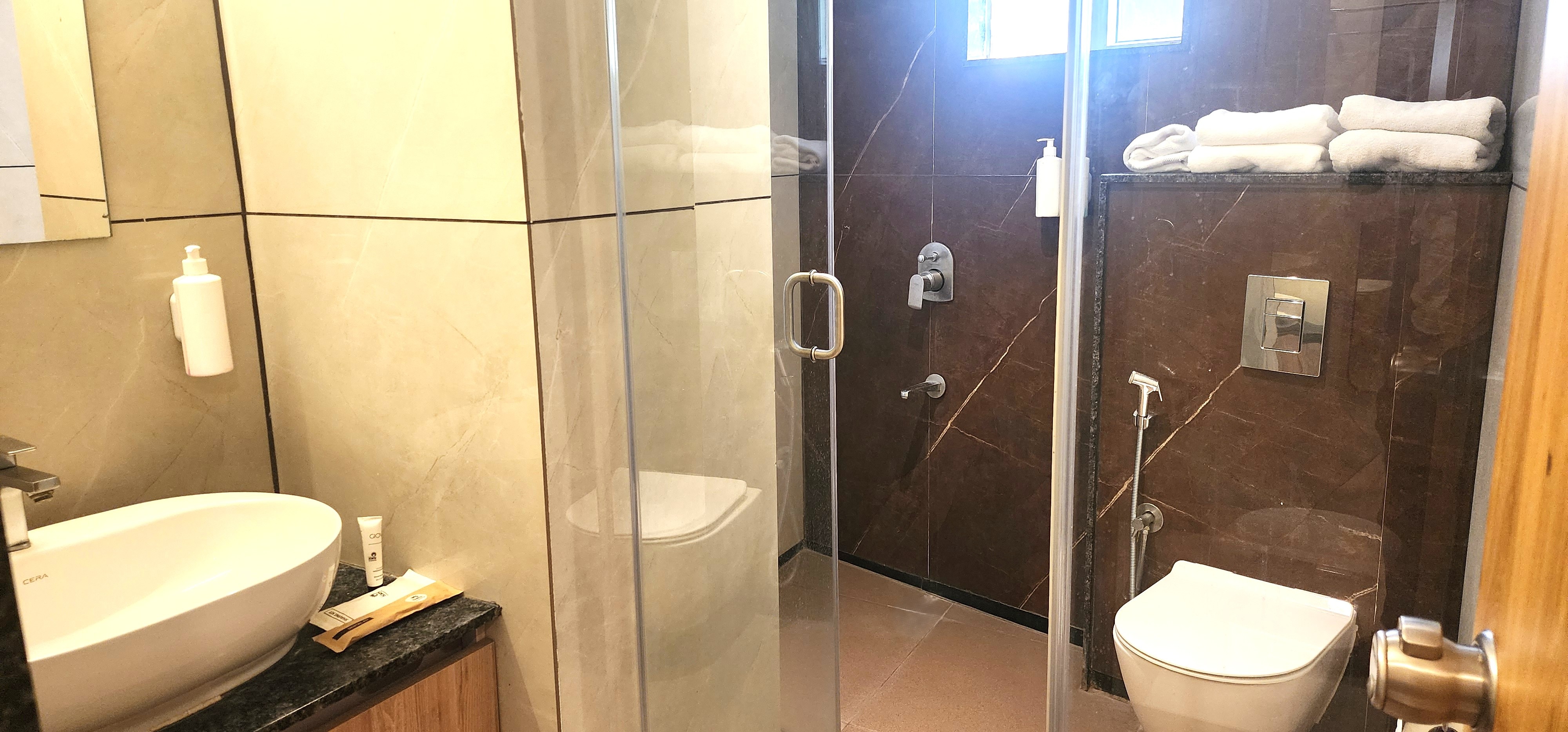 SRS Vivanta - Tap to explore photos