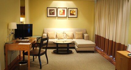 Centara Hotel Hat Yai Room Type - Deluxe Studio King