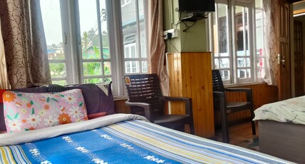 Norbu's Guest House Room Type - Family Four Bed Room Kanchenjunga view
