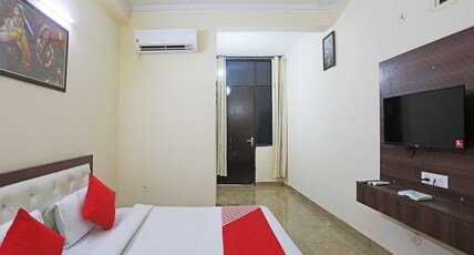 Hotel Royal Residency Room Type - Delxue Room AC