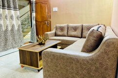 Prince Castle 2BHk Luxurious Apartment Guesthouse