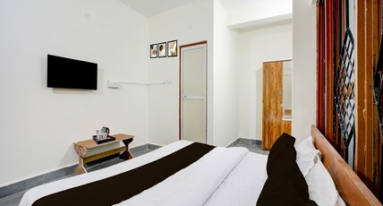 Hotel O The Diamond Palace Room Type - Classic