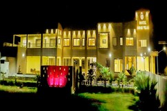 Amarvilas Hotel & Resort