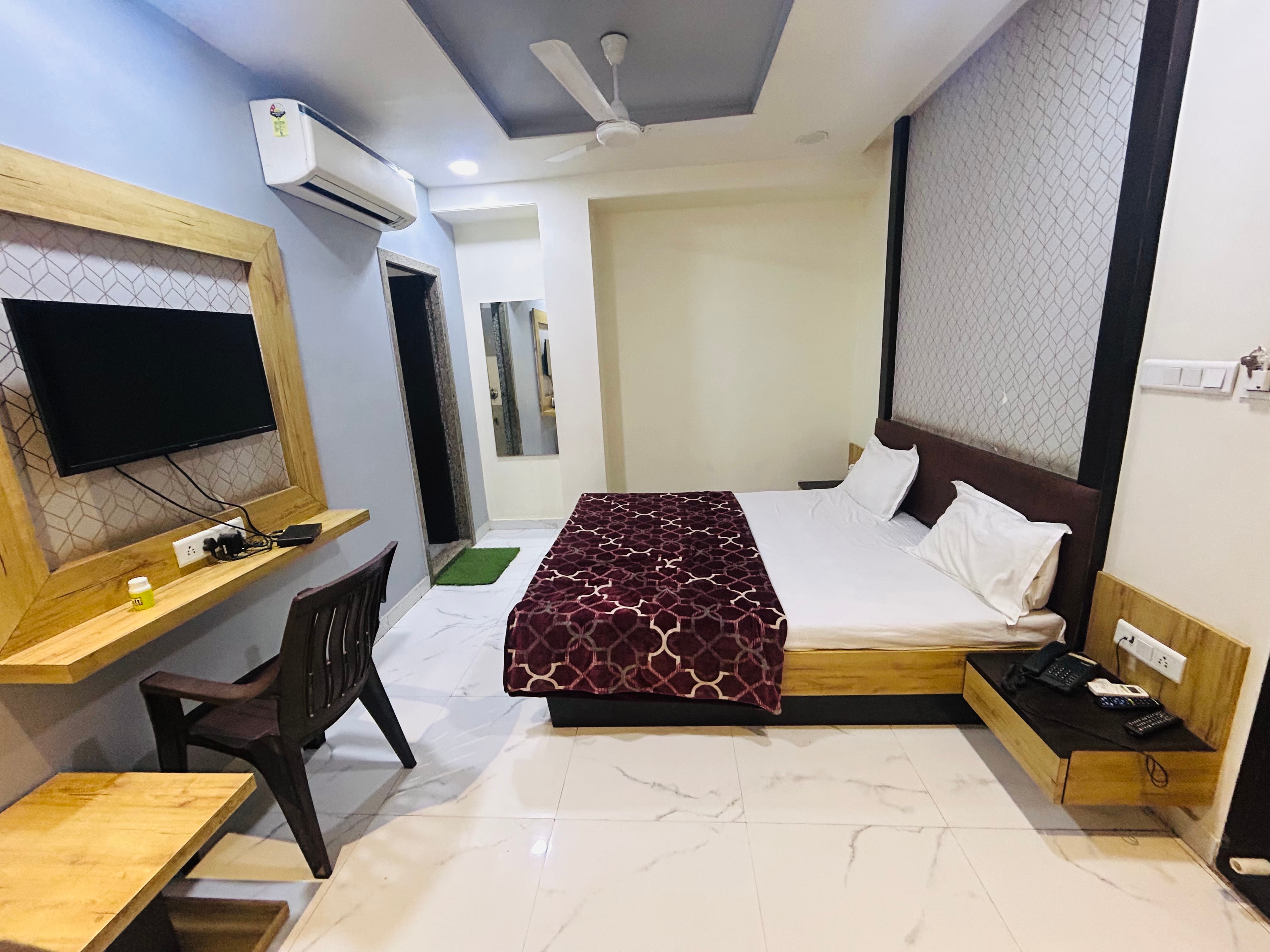 MAA NAGANARAY HOTEL - Tap to explore photos