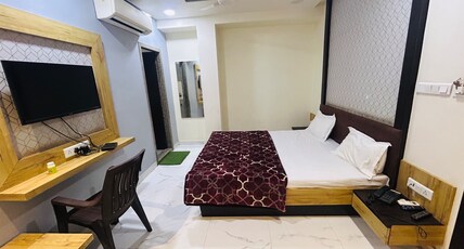 MAA NAGANARAY HOTEL Room Type - STANDARD AC ROOM