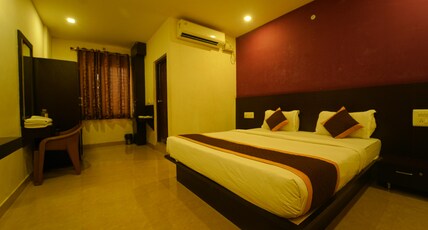 Yuvraj Galaxy Inn Room Type - Deluxe AC Room