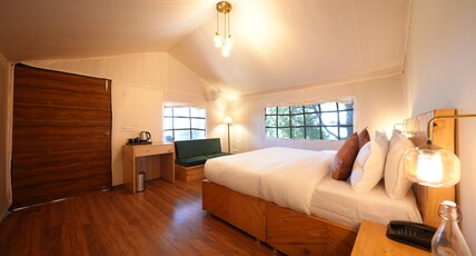 Treetop Glamps - Mussoorie Room Type - NOOK-Valley View Room