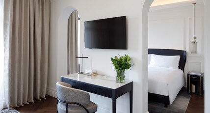 Intercontinental Rome Ambasciatori Palace Room Type - 1 King Junior Suite Via Veneto View Sofa Bed Intercontinental Rome Ambasciatori Palace Room Type - 1 King Junior Suite Via Veneto View Sofa Bed