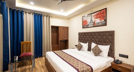 HOTEL KAMAL PALACE Room Type - Super Deluxe Room