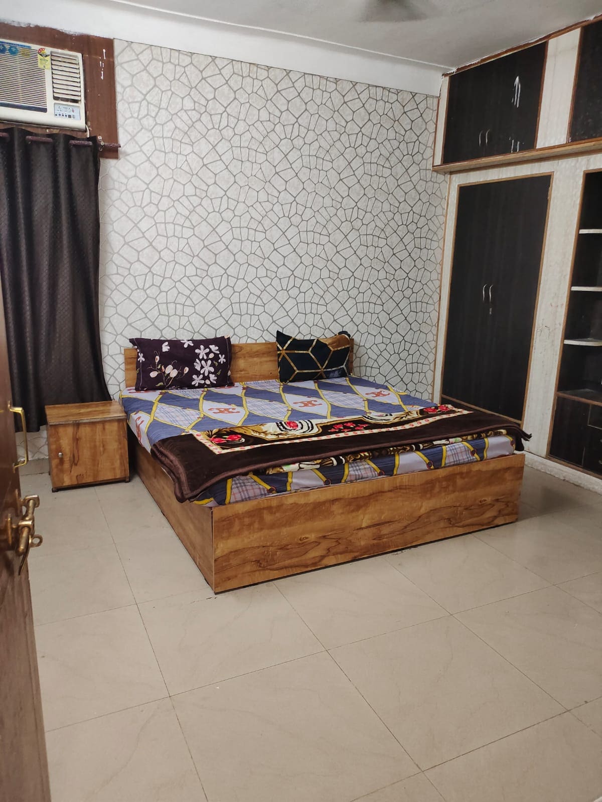 Hotel Comfort Haveli - Tap to explore photos